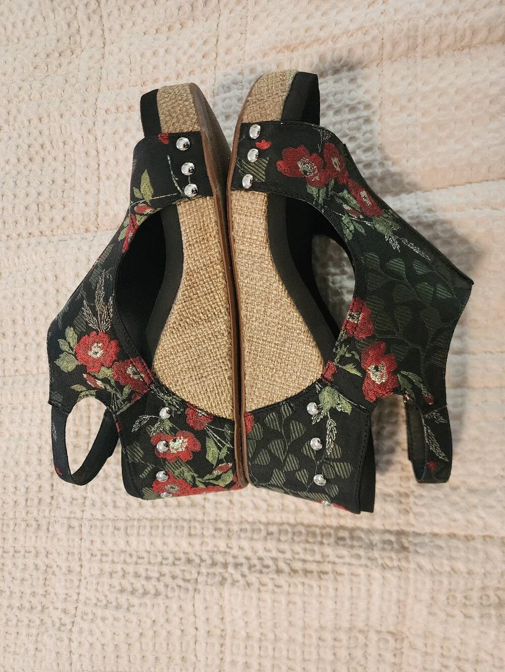 Corkys Carley Black Red Floral Embroidered Platform Wedge Sandals 9 Boho